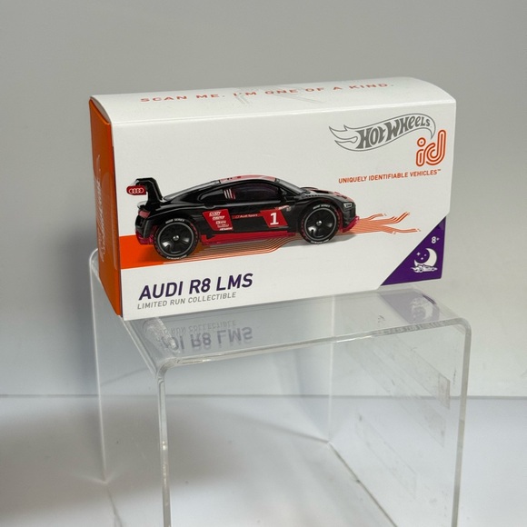 Audi R8 LMS - Picture 1 of 5